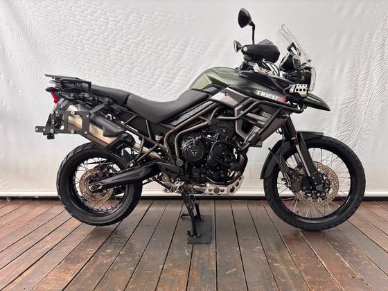 TRIUMPH TIGER 800 XCA TRIUMPH TIGER 800 XCA